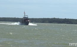 Bộ đội Biên phòng Tiền Giang cứu 09 ngư dân gặp nạn trên biển
