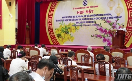 UBND tỉnh tổ chức họp mặt các giới mừng Xuân Tân Sửu 2021