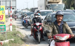 Dù đã thông tạm tuyến cao tốc Trung Lương – Mỹ Thuận nhưng QL1 vẫn ùn tắc
