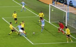 Man City thoát hiểm trước Dortmund, cộng đồng mạng sốc với trọng tài