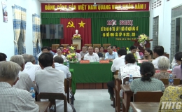 Chủ tịch UBND tỉnh Nguyễn Văn Vĩnh dự hội nghị lấy ý kiến nhận xét và tín nhiệm của cử tri nơi cư trú