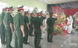Lãnh đạo Tỉnh uỷ – UBND tỉnh Tiền Giang đến viếng và chia buồn cùng gia đình đồng chí Nguyễn Thanh Hải