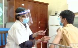 Tiền Giang tổ chức tiêm 12.400 liều vắc-xin đợt 1 cho nhóm các đối tượng ưu tiên