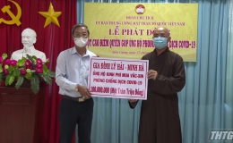 Ủy ban MTTQVN tỉnh Tiền Giang tiếp nhận đóng góp kinh phí phòng chống Covid 19