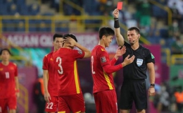 AFC lý giải thẻ đỏ của Duy Mạnh, chuyên gia nói về 2 tình huống chịu phạt đền của tuyển Việt Nam