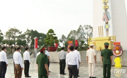 Lãnh đạo tỉnh Tiền Giang viếng Nghĩa trang liệt sỹ nhân kỷ niệm Ngày Quốc khánh 02-9