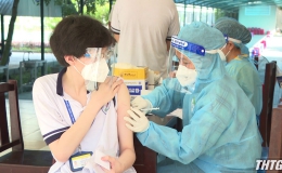 Trường THPT Chuyên Tiền Giang tiêm vắc-xin ngừa Covid-19 cho học sinh
