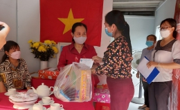 Đài PT-TH Tiền Giang cùng nhà tài trợ trao tặng nhà “Đại đoàn kết” giúp người nghèo đón Tết