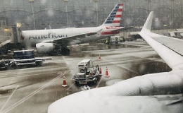 Mỹ hủy gần 5.000 chuyến bay do bão tuyết