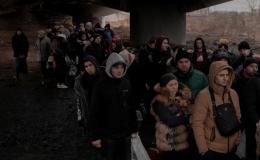 Người dân Ukraine di tản trong nỗi hoang mang, sợ hãi