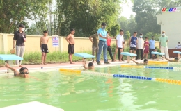 Chuyên đề 18.8 – Tân Phước tăng cường phổ cập bơi cho trẻ em.