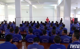 Biểu diễn văn nghệ phục vụ học viên Cơ sở cai nghiện ma túy tỉnh Tiền Giang
