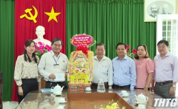 Tỉnh ủy Tiền Giang thăm, tặng quà và chúc Tết tại huyện Châu Thành