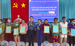 Trưởng Ban Tuyên giáo Trung ương Nguyễn Trọng Nghĩa dự lễ trao tặng 30 căn nhà Đại đoàn kết tại huyện Gò Công Đông