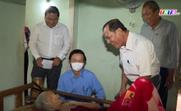 Ông Nguyễn Văn Danh – Bí thư Tỉnh ủy Tiền Giang thăm gia đình chính sách ở Huyện Châu Thành