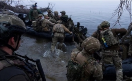Tình thế nghìn cân treo sợi tóc của thủy quân lục chiến Ukraine ở sông Dnipro