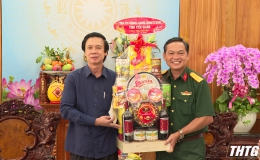 Bí thư Tỉnh ủy Tiền Giang Nguyễn Văn Danh thăm và chúc Tết Bộ Chỉ huy Quân sự tỉnh