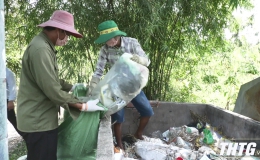Huyện Cai Lậy thu gom, xử lý gần 30 tấn bao bì thuốc bảo vệ thực vật