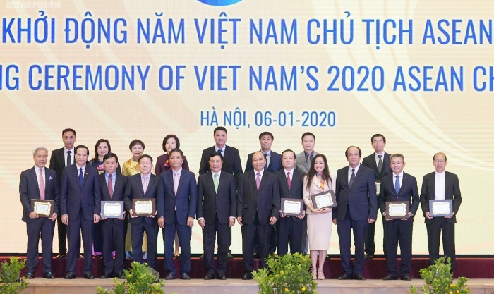 Thuong vinh danh cac doanh nghiep tai tro cho ASEAN 2020