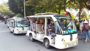 Tiền Giang: thí điểm sử dụng xe 4 bánh chạy bằng năng lượng điện chở khách tham quan trong khu vực hạn chế