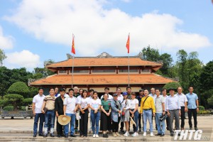 Chuyến về nguồn ý nghĩa của Chi đoàn, hội Cựu chiến binh Đài PTTH Tiền Giang