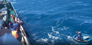 Đã tìm thấy thêm 2 thuyền viên ở sà lan gặp nạn trên biển Phú Quý