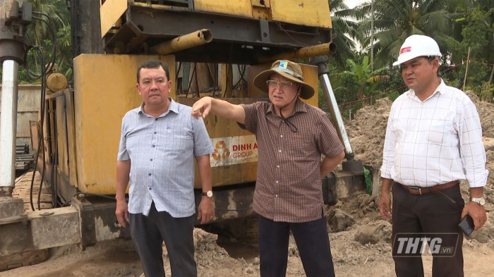 Phó Chủ tịch UBND tỉnh Tiền Giang khảo sát dự án Cầu Rạch Miễu 2 tại xã Thới Sơn