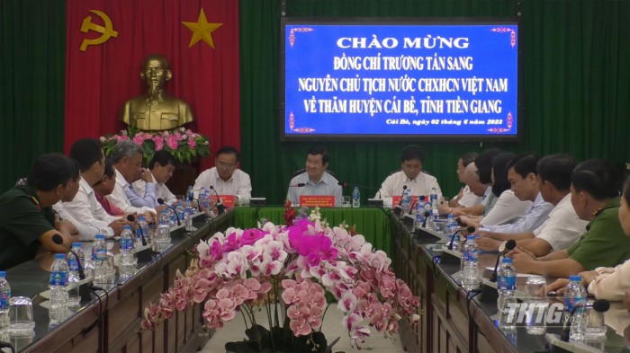 Nguyên Chủ tịch nước Trương Tấn Sang thăm huyện Cái Bè