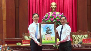 Chủ tịch UBND tỉnh Tiền Giang tiếp đoàn đại biểu thành phố Quý Dương, Trung Quốc