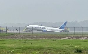Máy bay Boeing của hãng United Airlines lại gặp sự cố