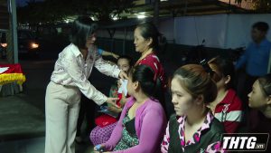 Đại biểu Quốc hội tỉnh Tiền Giang thăm và tặng quà cho công nhân tại các khu nhà trọ