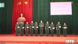 Bộ đội Biên phòng tỉnh trao quyết định thăng quân hàm và nâng bậc lương cho quân nhân chuyên nghiệp