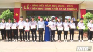 Trường THPT Trần Văn Hoài tổng kết năm học 2023-2024