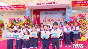 Phó Chủ tịch Thường trực HĐND tỉnh dự Lễ tổng kết Trường Tiểu học Thiên Hộ Dương