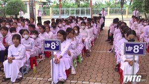 Chủ nhiệm Ủy ban Kiểm tra Tỉnh ủy Nguyễn Ngọc Trầm dự tổng kết năm học tại Trường THCS Lê Quốc Việt