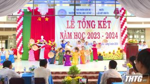 Trưởng Ban Tổ chức Tỉnh ủy Nguyễn Văn Nhã dự tổng kết năm học tại Trường THCS thị trấn Mỹ Phước