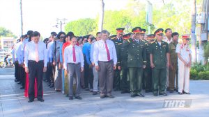 Lãnh đạo thành phố Mỹ Tho viếng Nhà bia ghi danh liệt sĩ